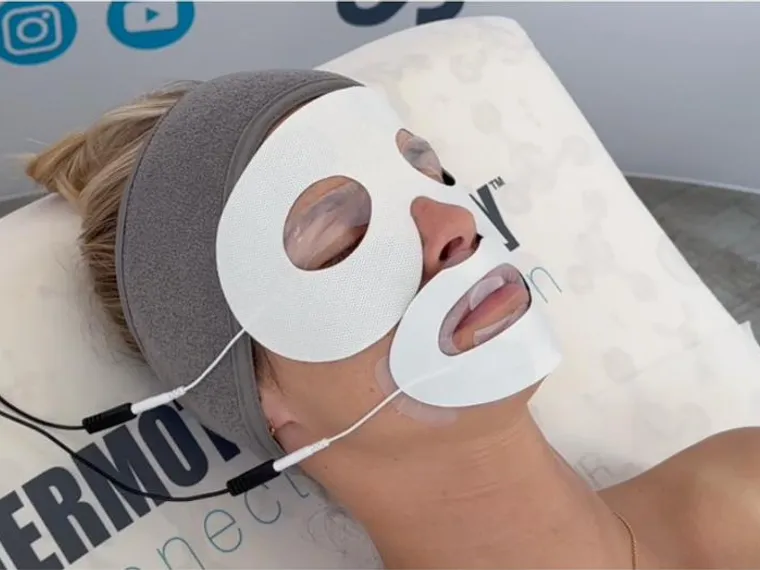 Soin Eyes & Lips présenté avec les patchs bio-cellulose yeux et lèvres